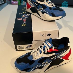Sonic pumas kids with box if wanted